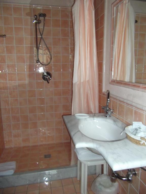 L'Arcadia Guest House Pietrasanta Ruang foto